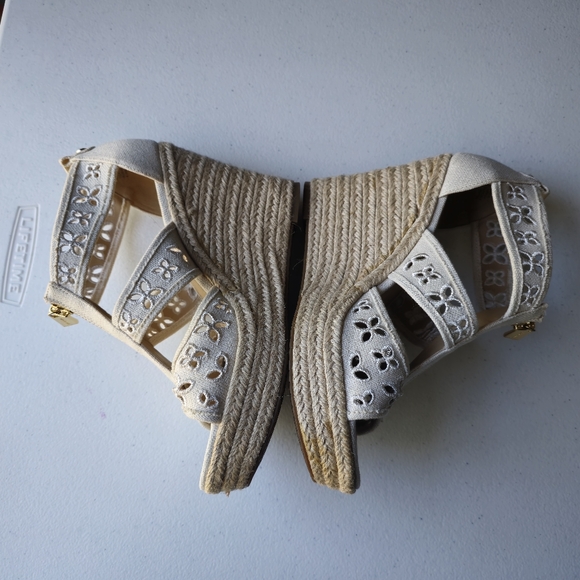 Michael Kors Damita Women’s Wedge Sandals Cream Size 6.5 - Picture 9 of 16